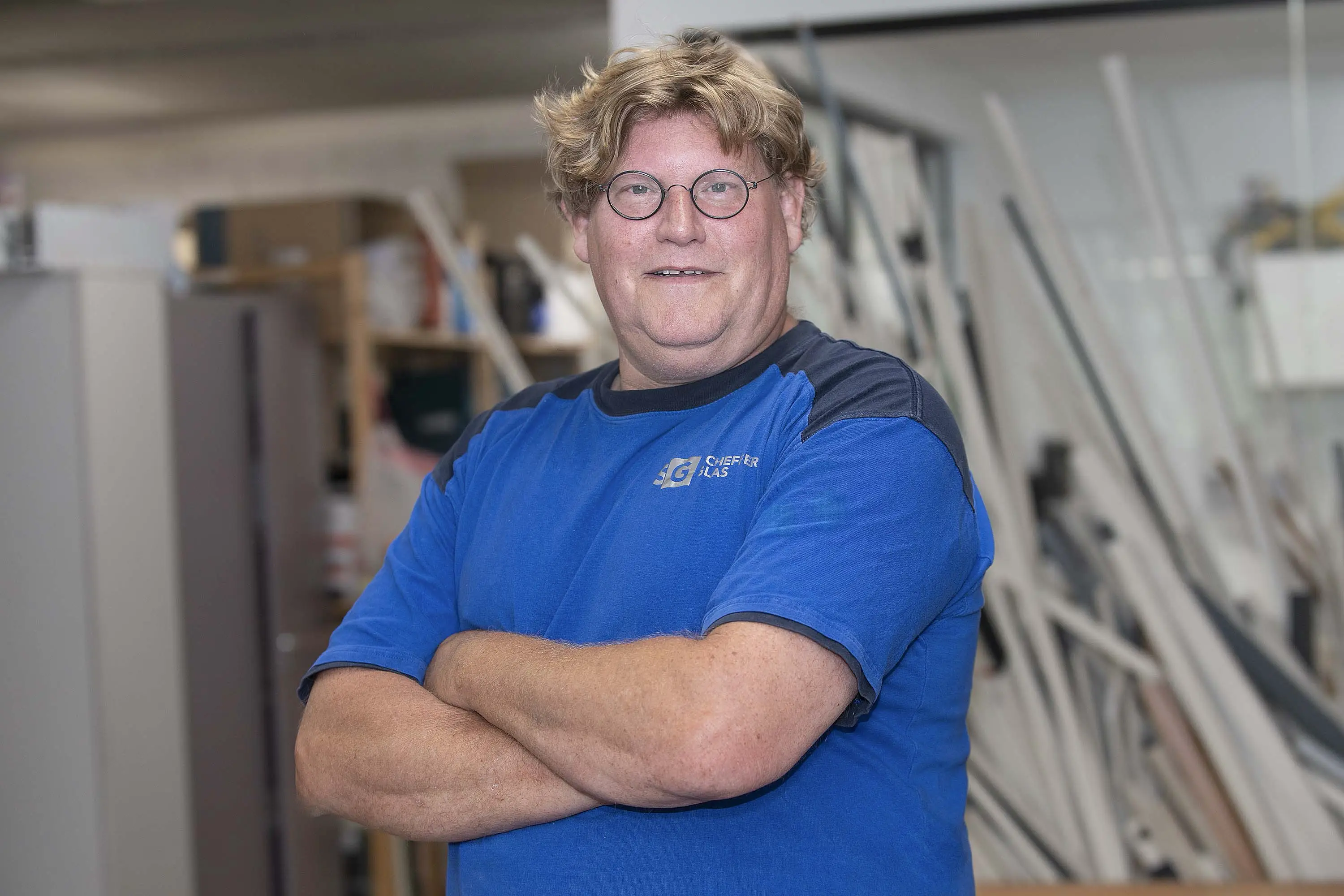 Bram Scheffer in de werkplaats van Scheffer Glas.